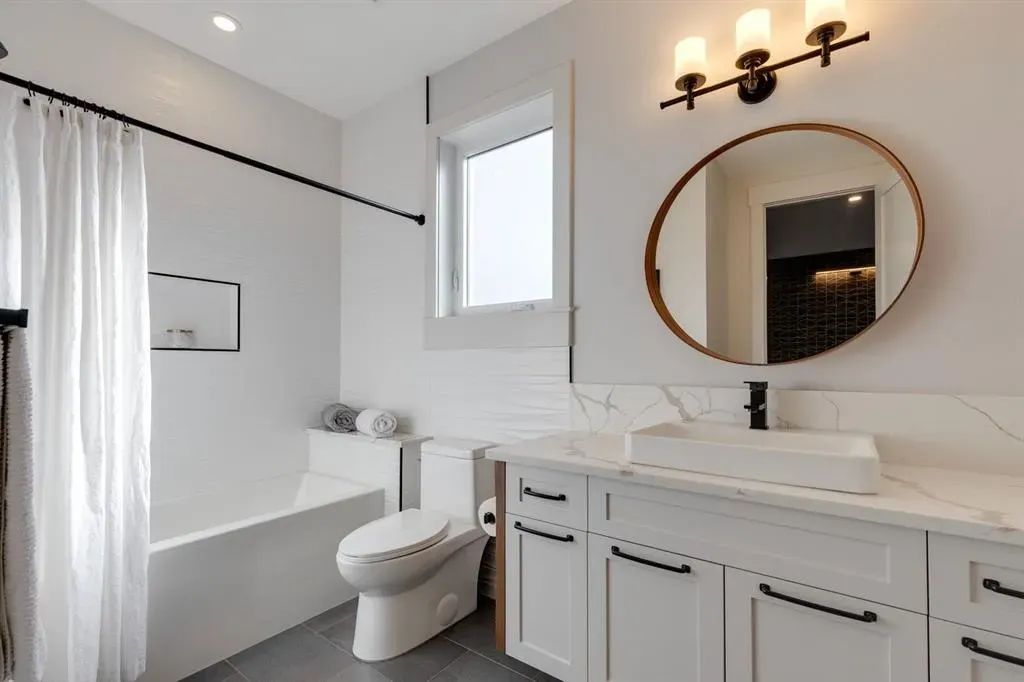 3312 Caribou Drive NW