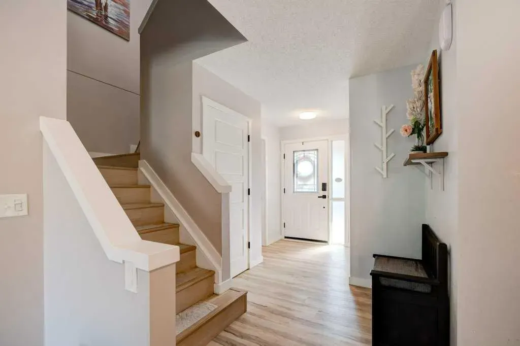 15 Chaparral Crescent SE