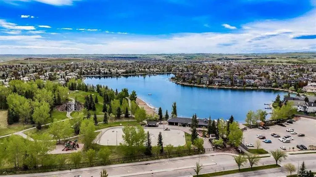 15 Chaparral Crescent SE