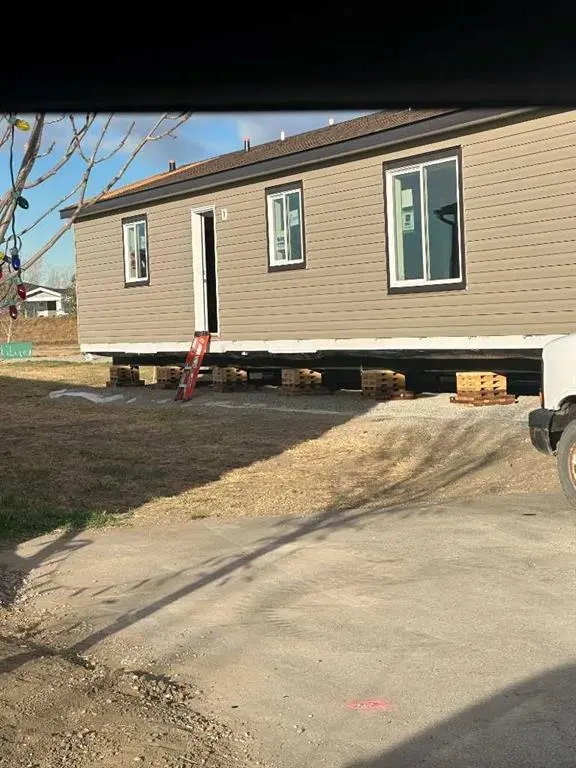 2014 Sunflower Crescent