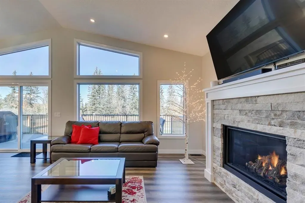 154 Riverwood Crescent SW