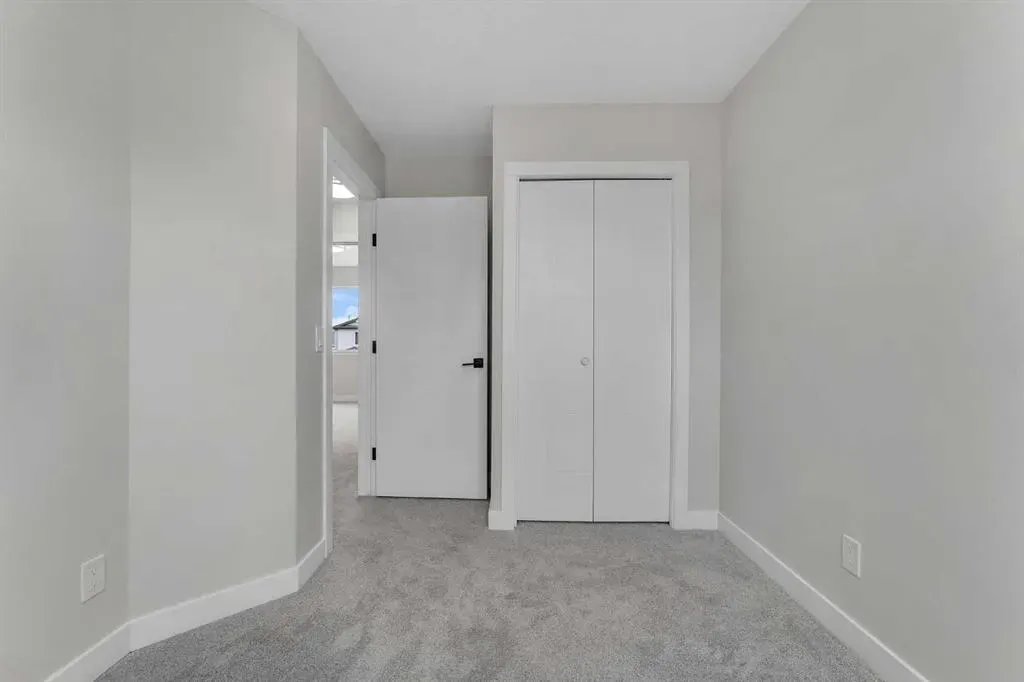 25 San Diego Way NE