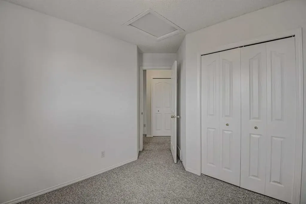 217 Somerside Close SW