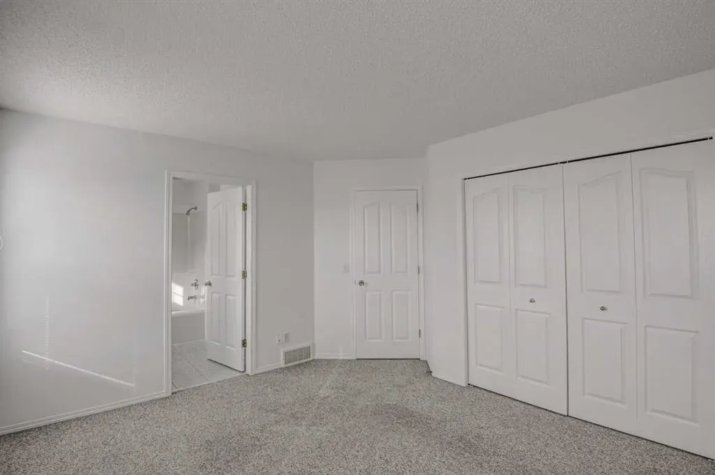217 Somerside Close SW