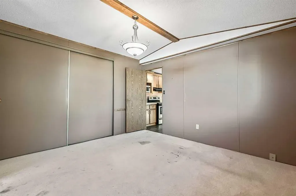 422 Homestead Trail SE
