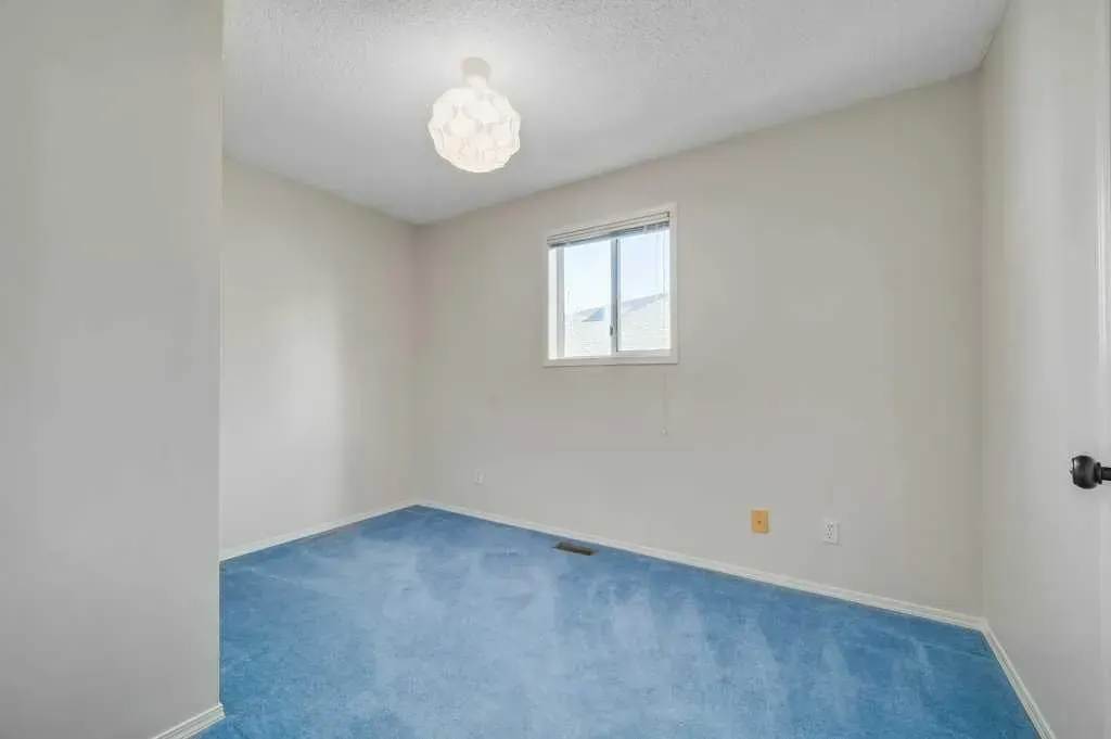 222 Diamond Court SE