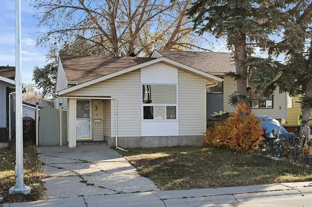 7 Falbury Crescent NE