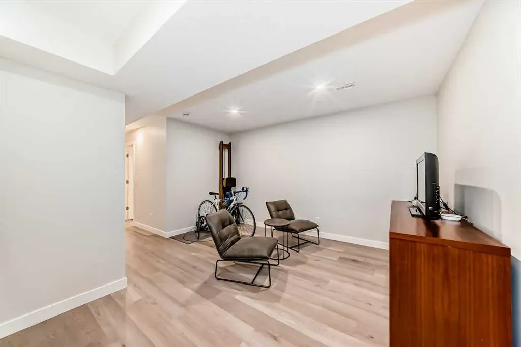 934 Cobblemore Common SW