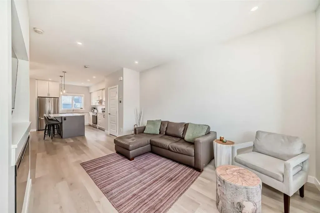 934 Cobblemore Common SW