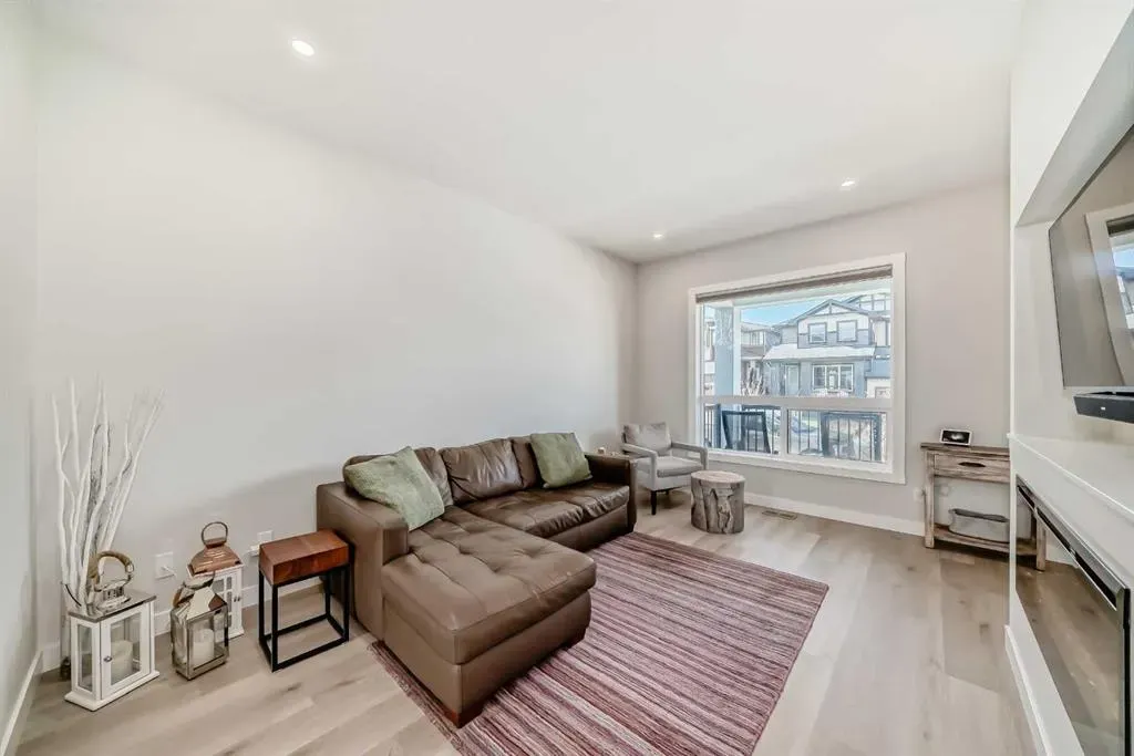 934 Cobblemore Common SW