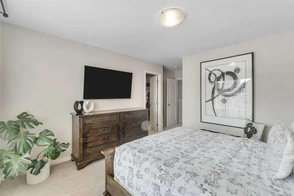 213 Nolanhurst Way NW