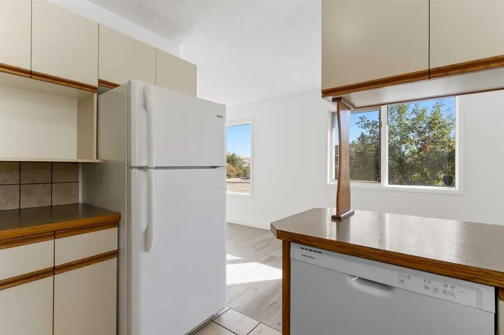 2 West Barrett Place