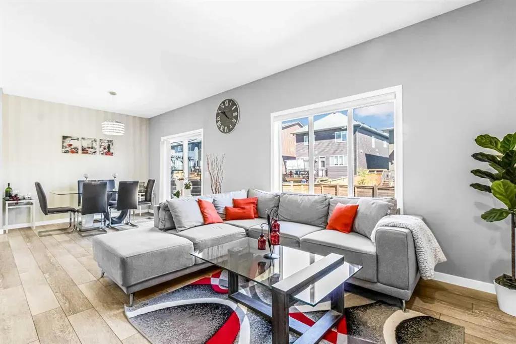 1036 Chinook Gate Heath SW