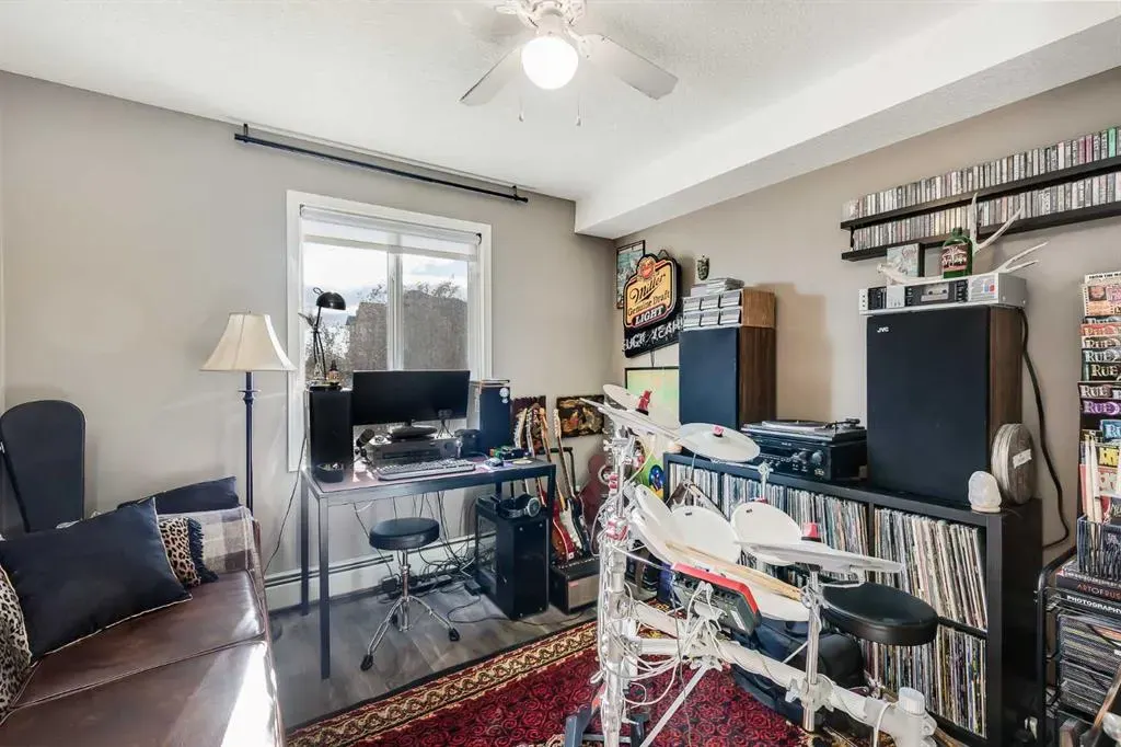 304 Mackenzie Way SW, #8128