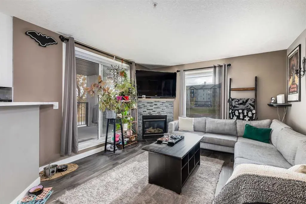 304 Mackenzie Way SW, #8128