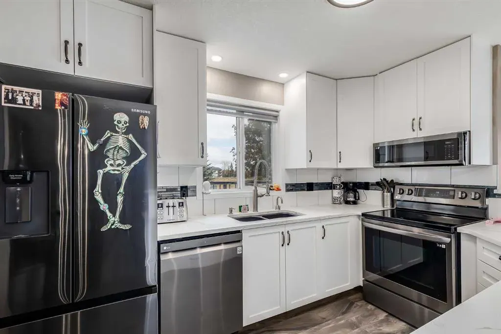 304 Mackenzie Way SW, #8128