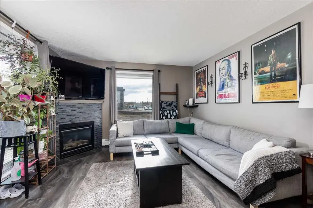 304 Mackenzie Way SW, #8128