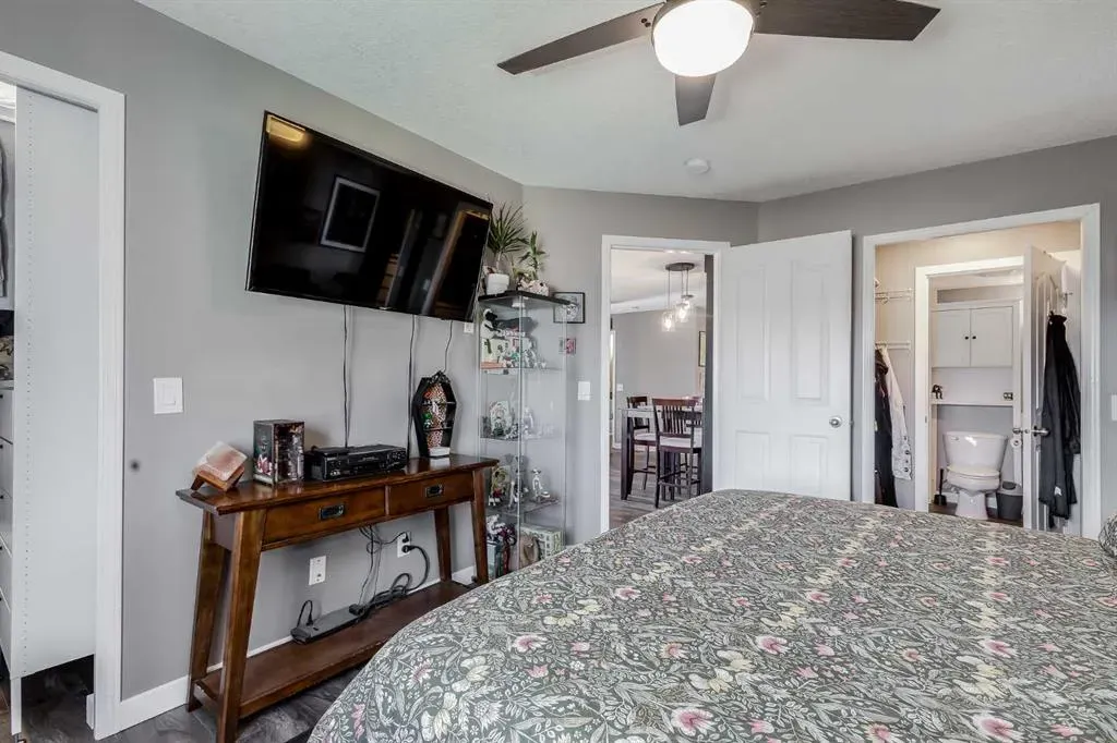 304 Mackenzie Way SW, #8128