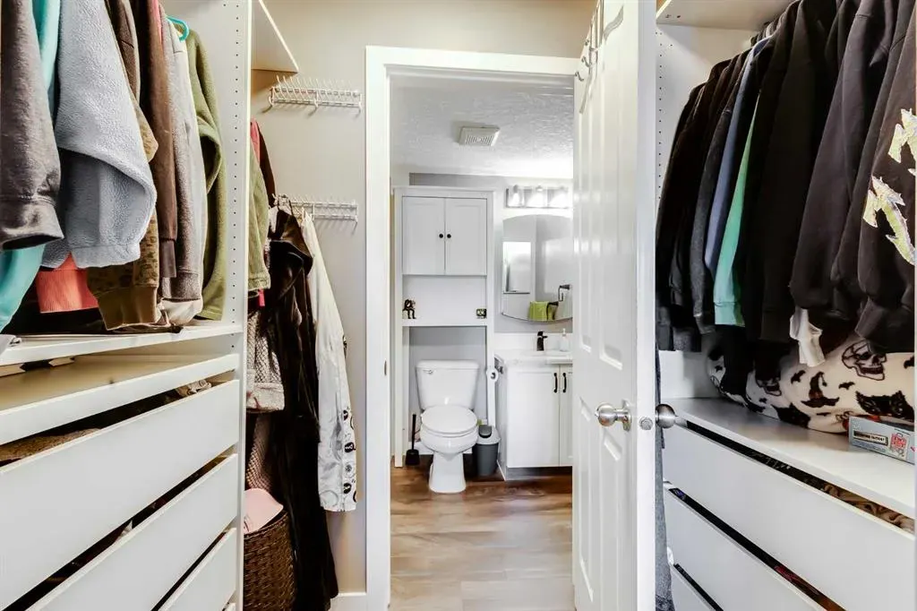 304 Mackenzie Way SW, #8128