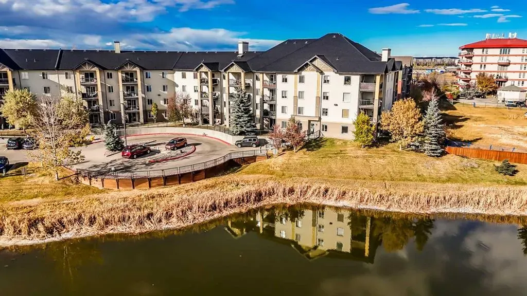 304 Mackenzie Way SW, #8128