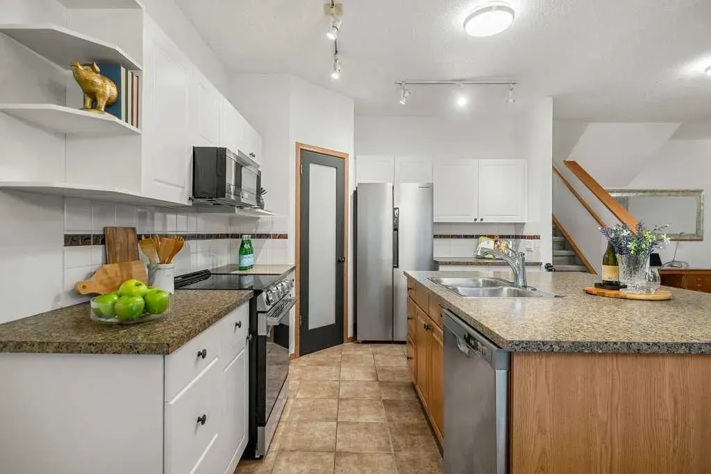 116 Sunlake Gardens SE