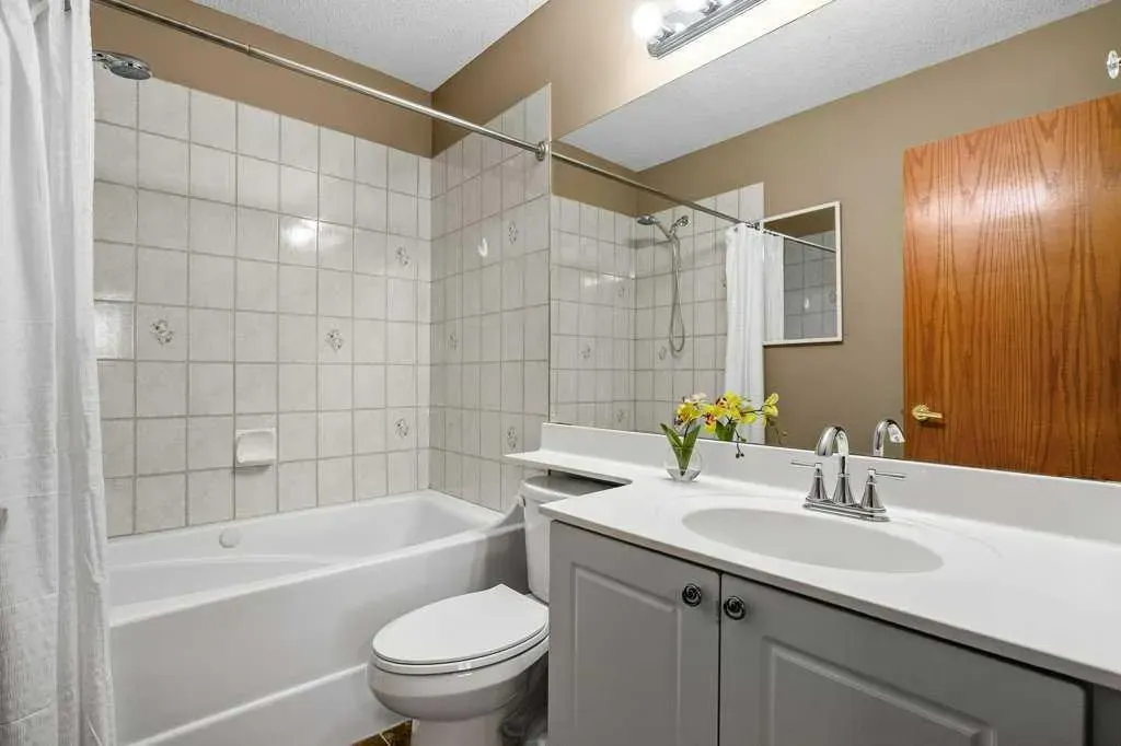 116 Sunlake Gardens SE