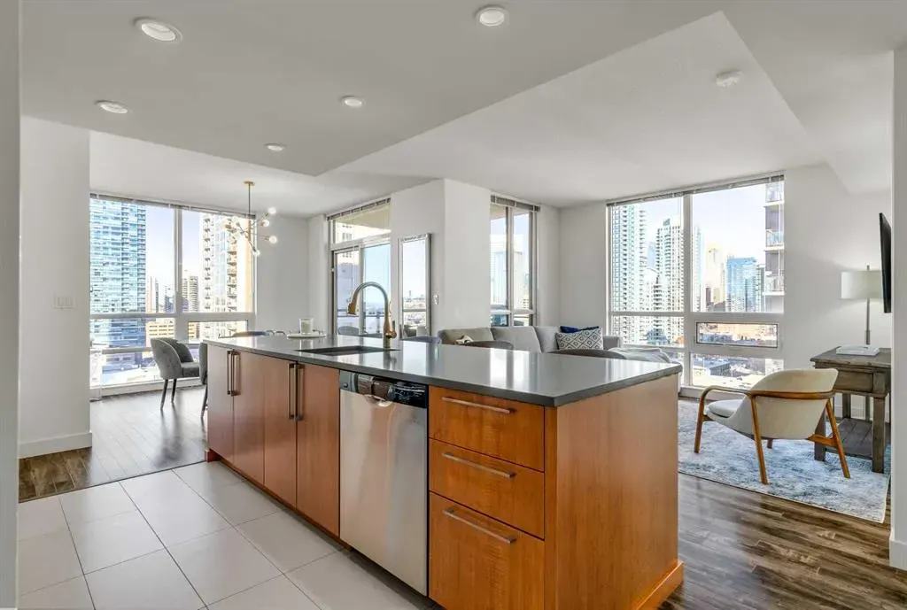 1118 12 Avenue SW, #1204