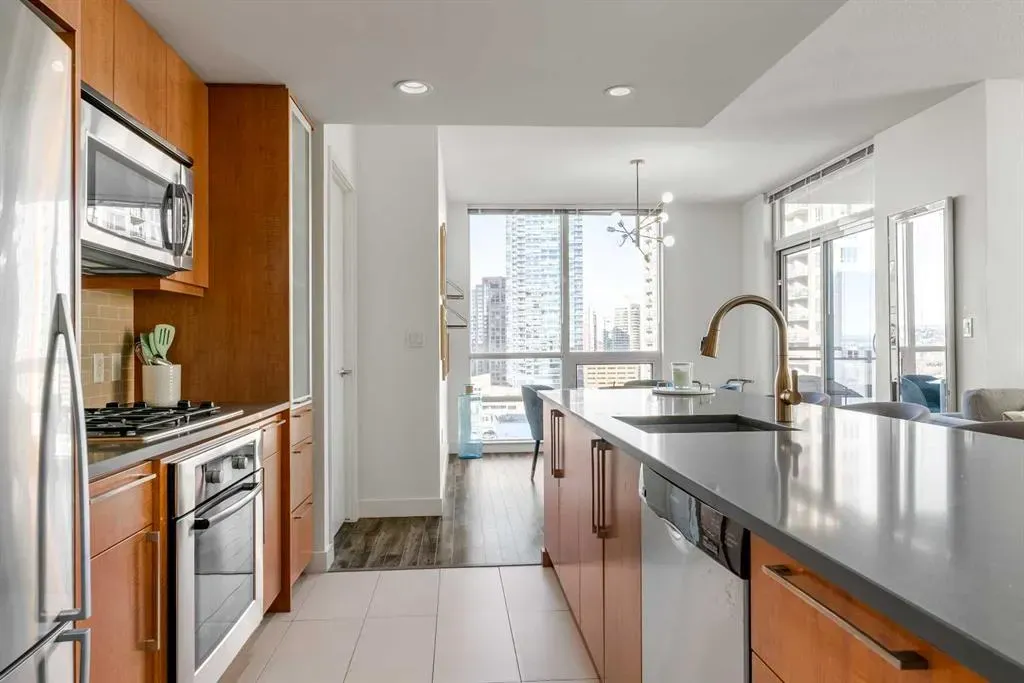 1118 12 Avenue SW, #1204