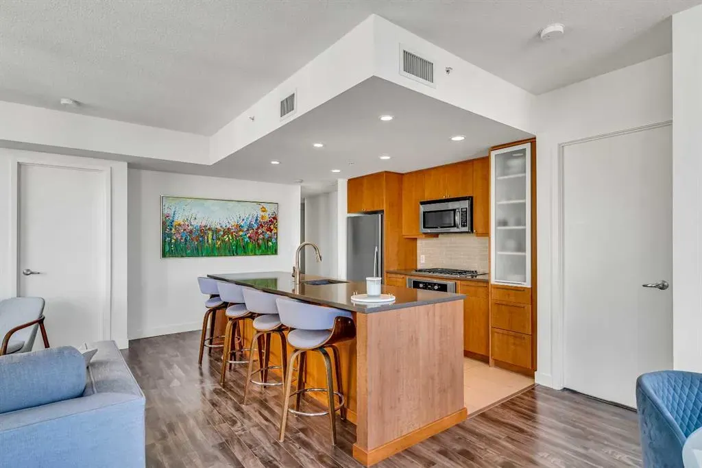 1118 12 Avenue SW, #1204