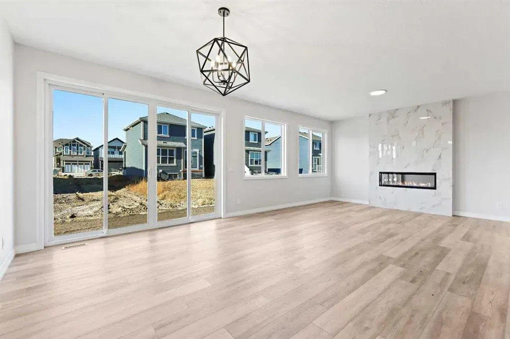 368 Magnolia Crescent SE