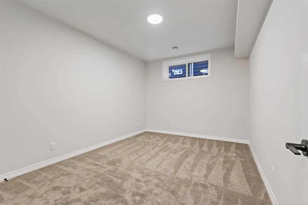 368 Magnolia Crescent SE