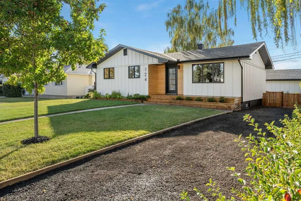 124 Gainsborough Drive SW