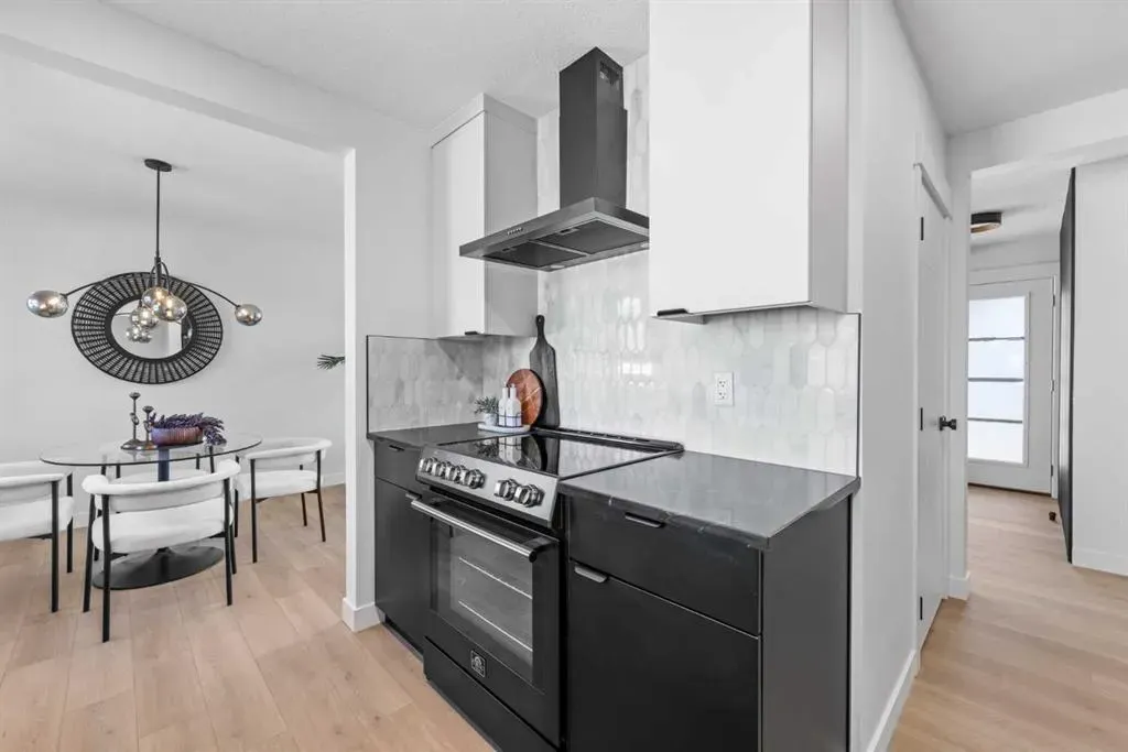 124 Gainsborough Drive SW