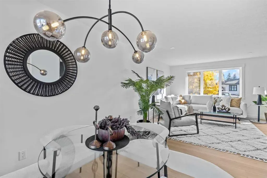 124 Gainsborough Drive SW