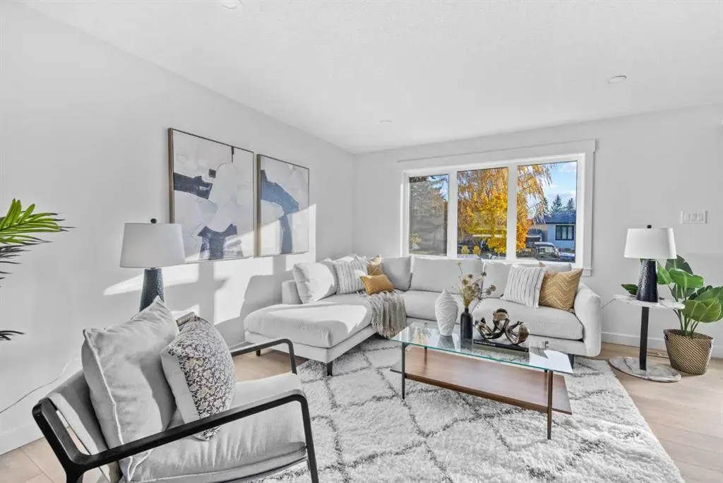 124 Gainsborough Drive SW