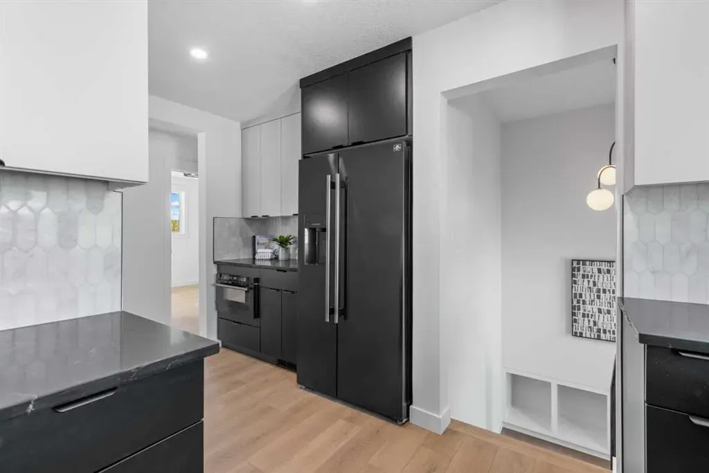 124 Gainsborough Drive SW