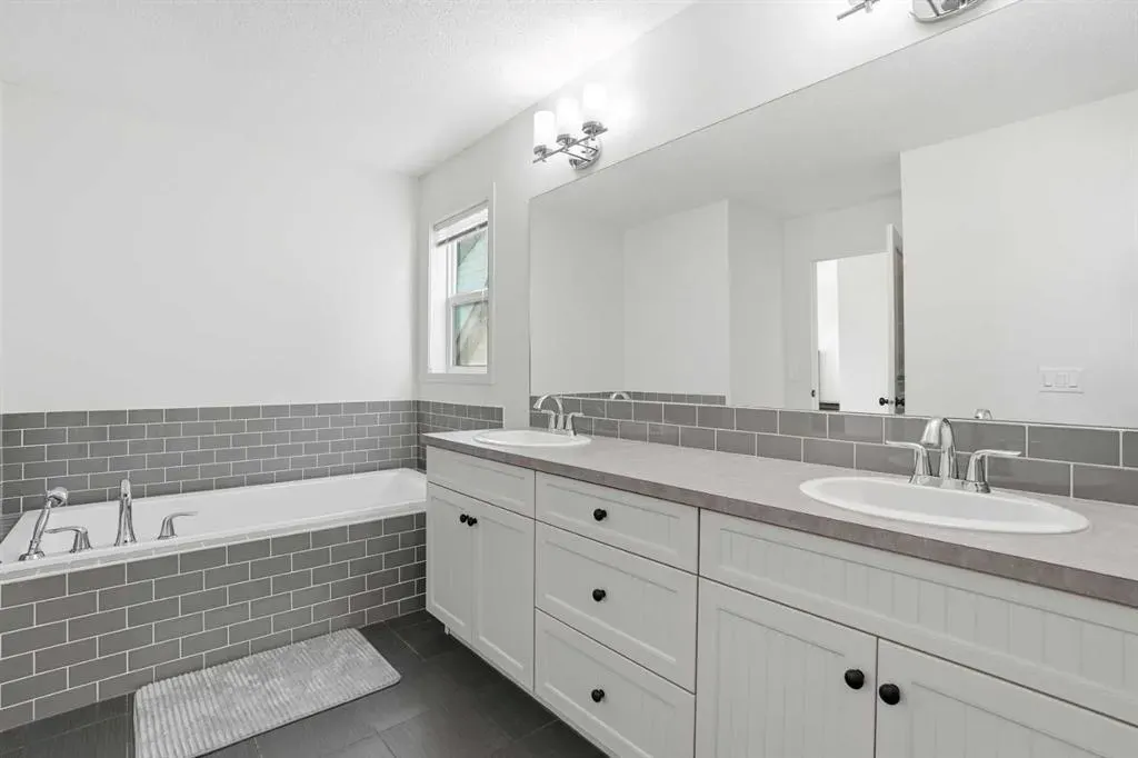 1925 Reunion Terrace NW