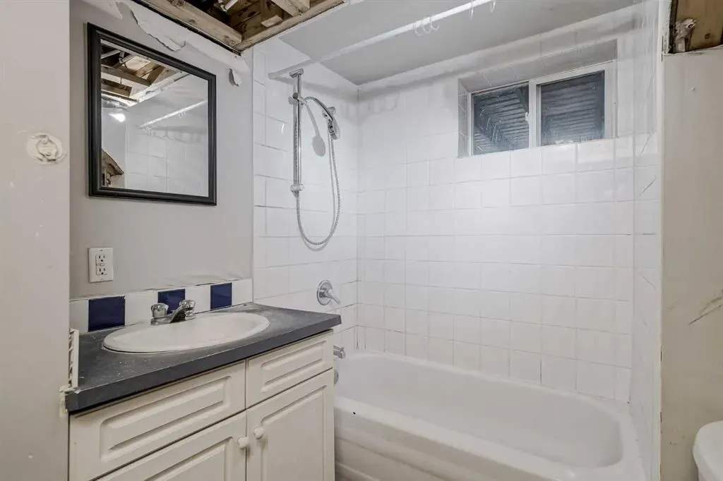 1468 Renfrew Drive NE