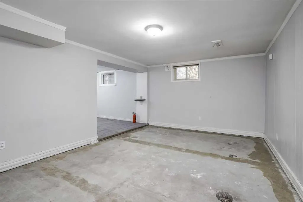 1468 Renfrew Drive NE