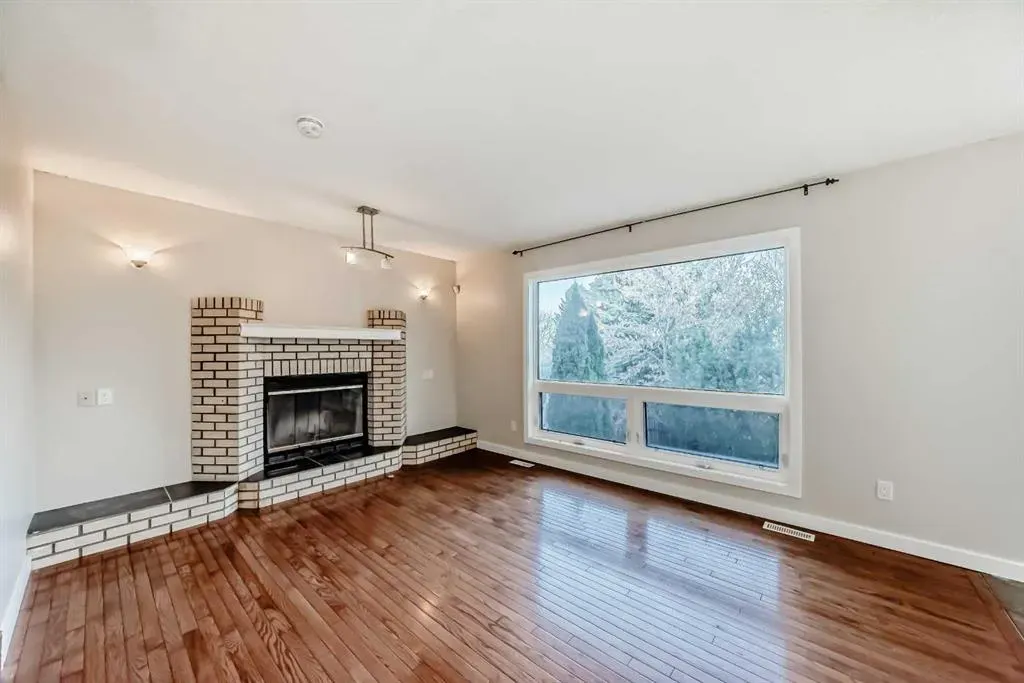 2740 Signal Hill Drive SW