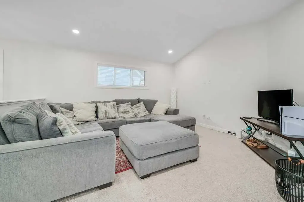 240 Magnolia Heath SE