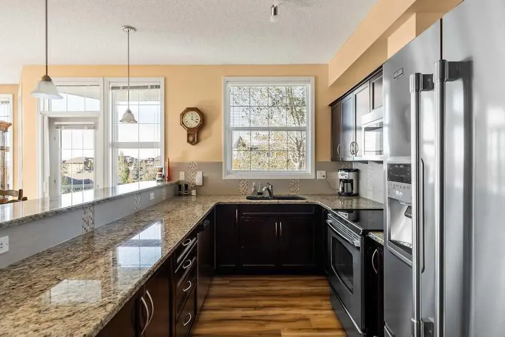 1 Crystal Green Lane, #300