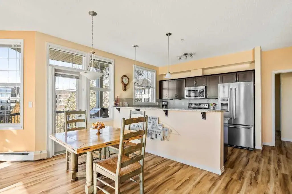 1 Crystal Green Lane, #300