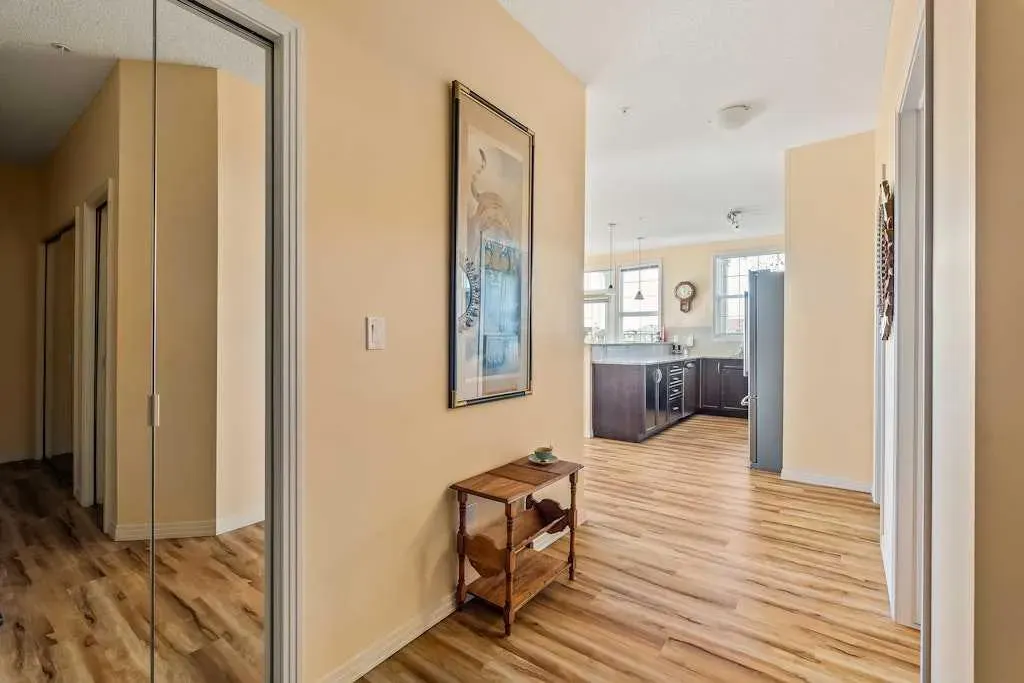 1 Crystal Green Lane, #300