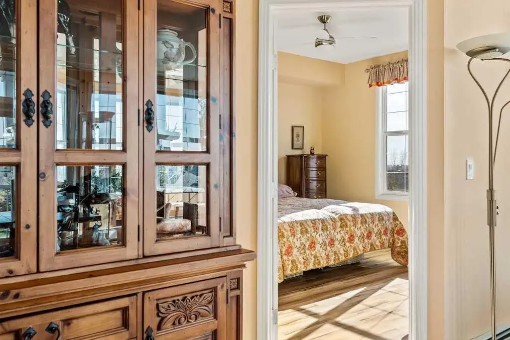 1 Crystal Green Lane, #300