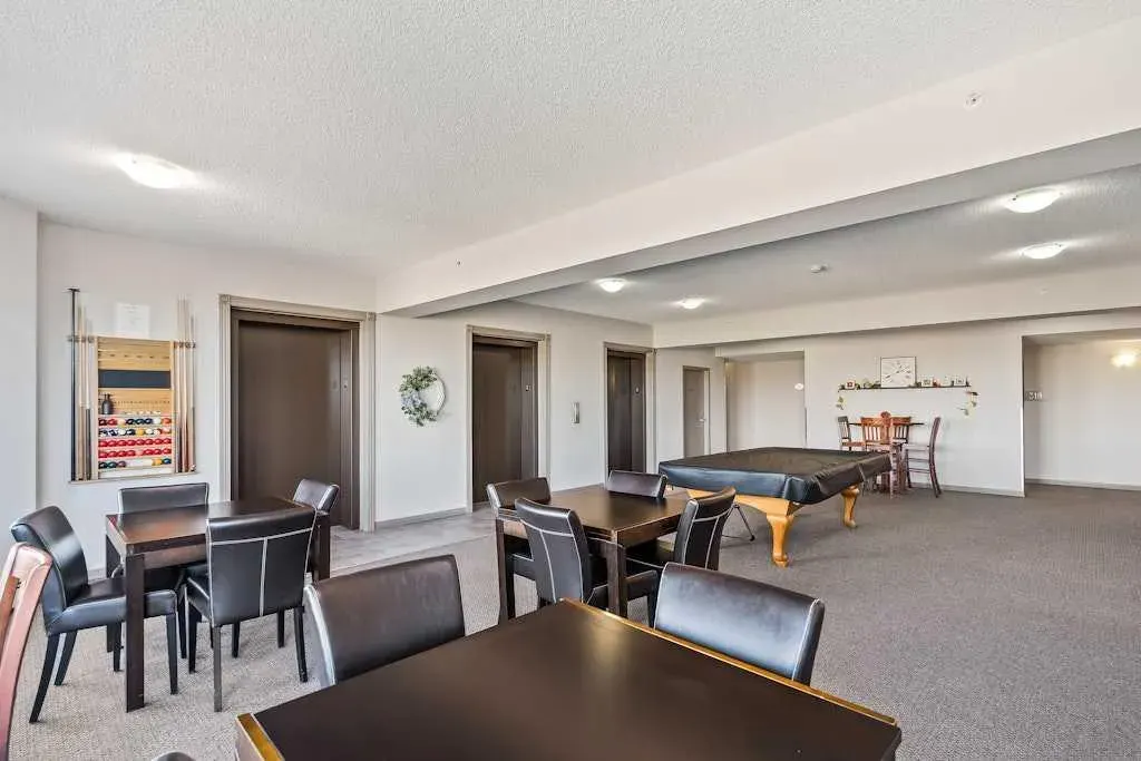 1 Crystal Green Lane, #300