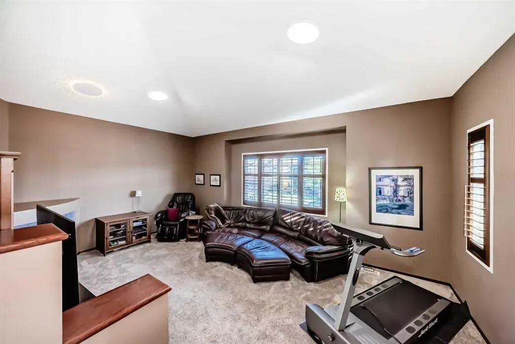 18365 Chaparral Street SE