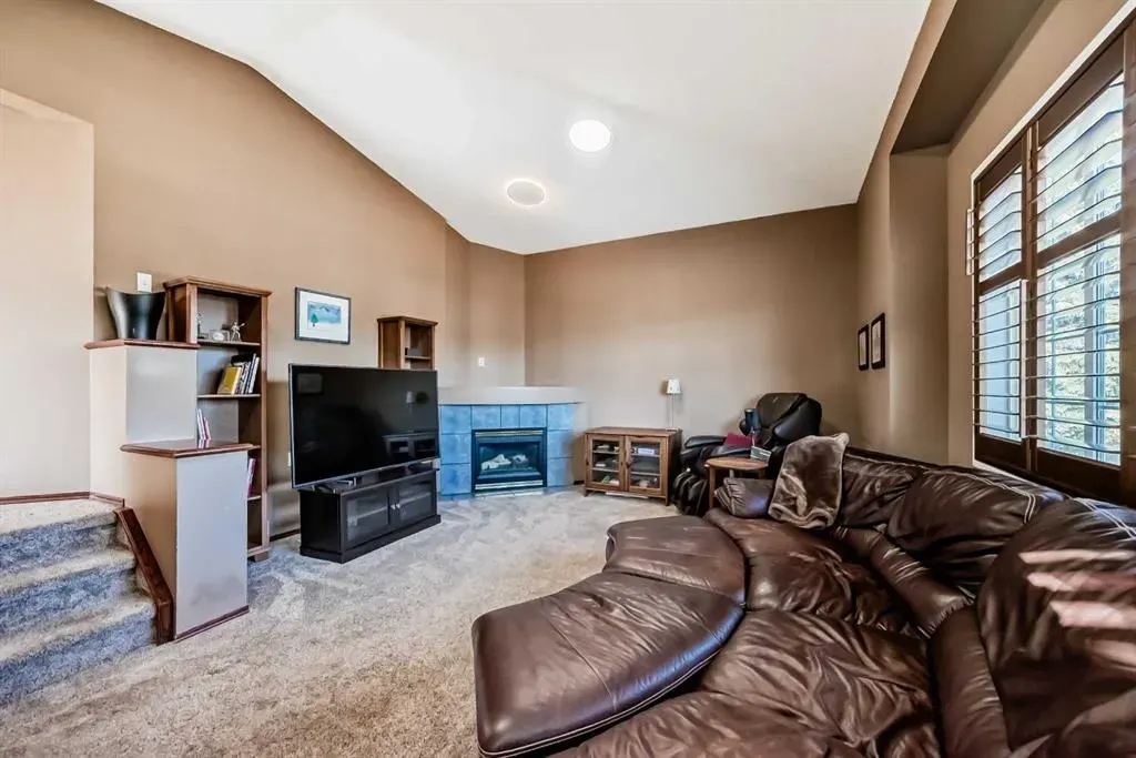 18365 Chaparral Street SE