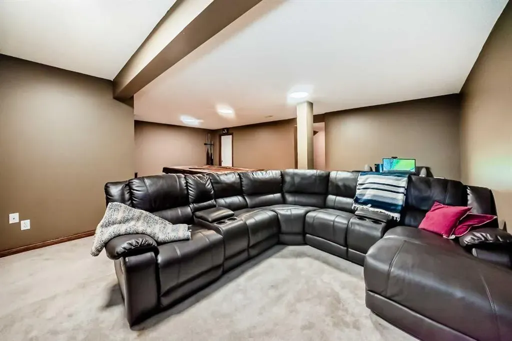 18365 Chaparral Street SE