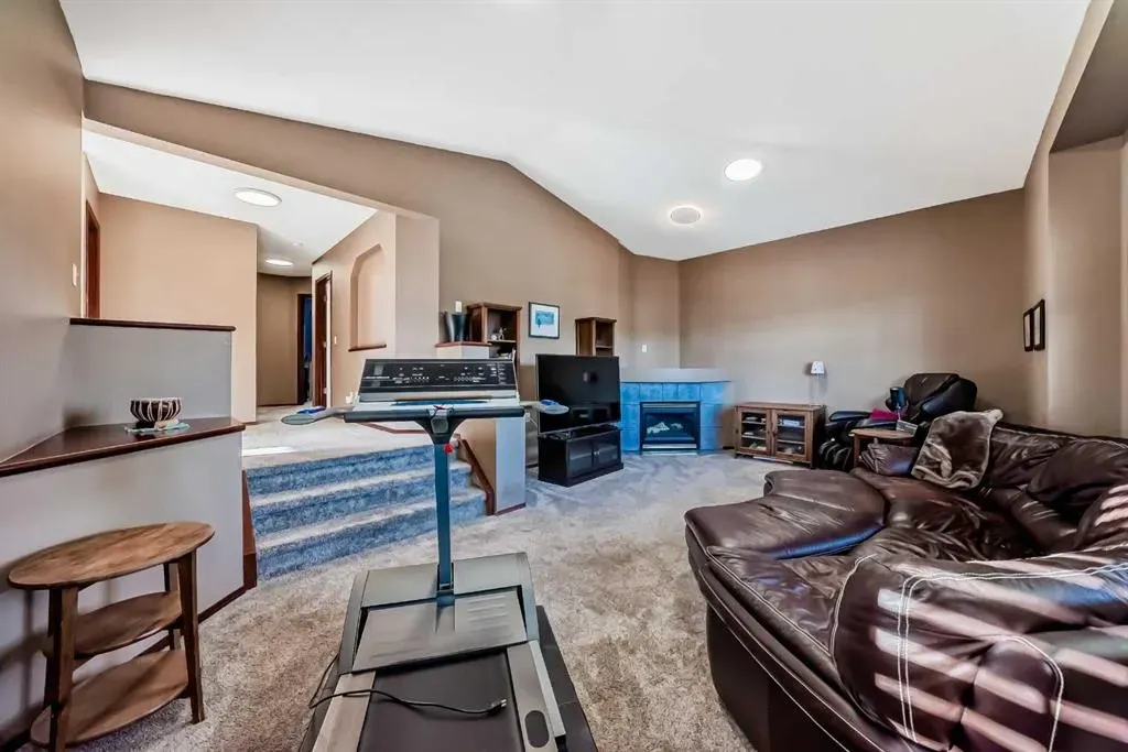 18365 Chaparral Street SE